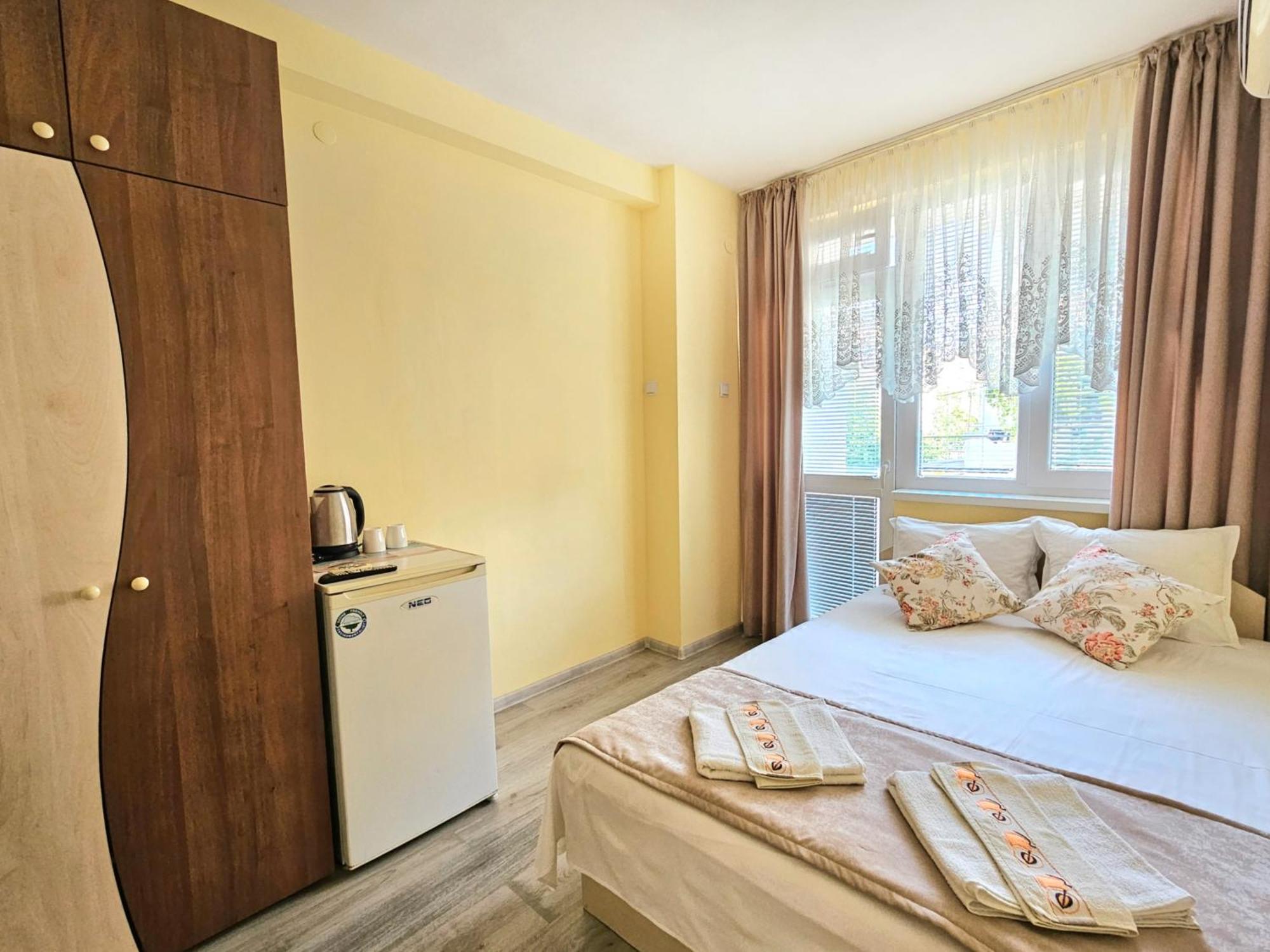 Амбър Апартамент И Стая За Гости Sozopol Bagian luar foto