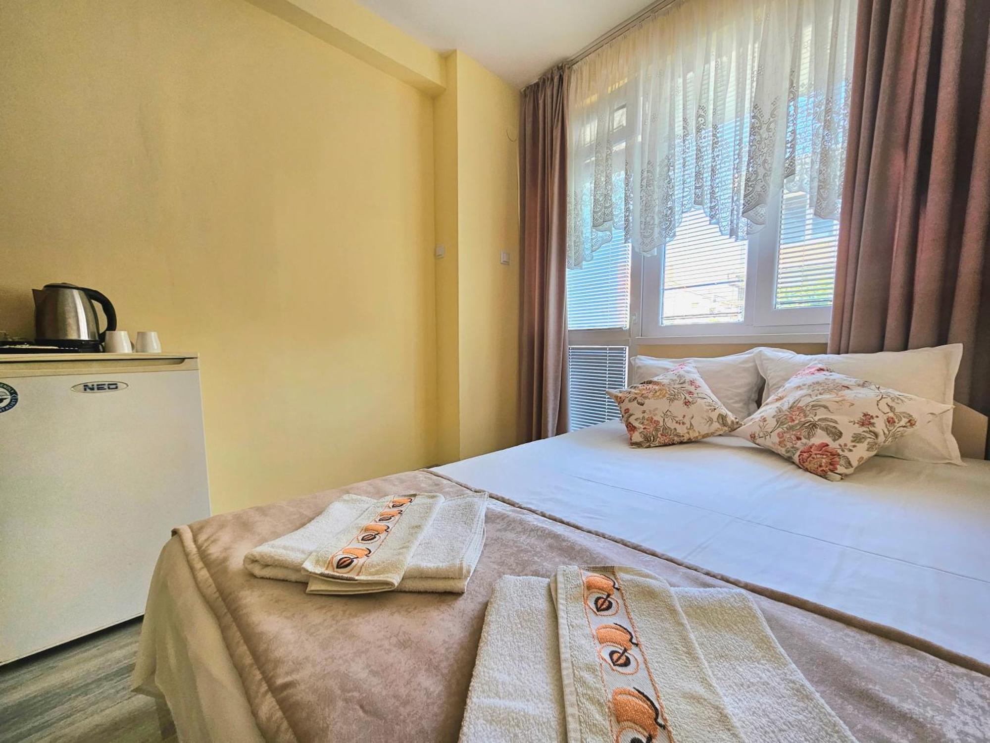 Амбър Апартамент И Стая За Гости Sozopol Bagian luar foto